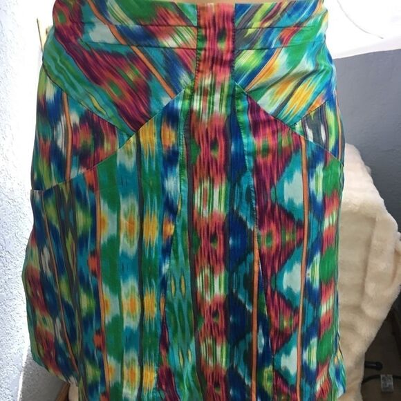 100% Silk Edme & Esyllte Rare  and Colorful Print on Pleated skirt Size 4 - Picture 1 of 6